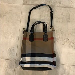 Burberry purse